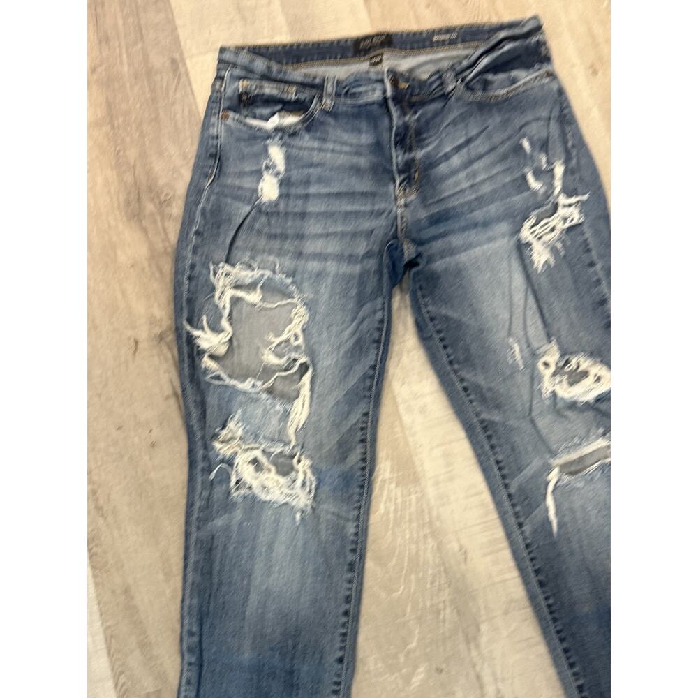 Judy Blue Jeans Womens 15 Distressed Boyfriend Fit Denim Ripped Grunge Pants - Picture 6 of 14